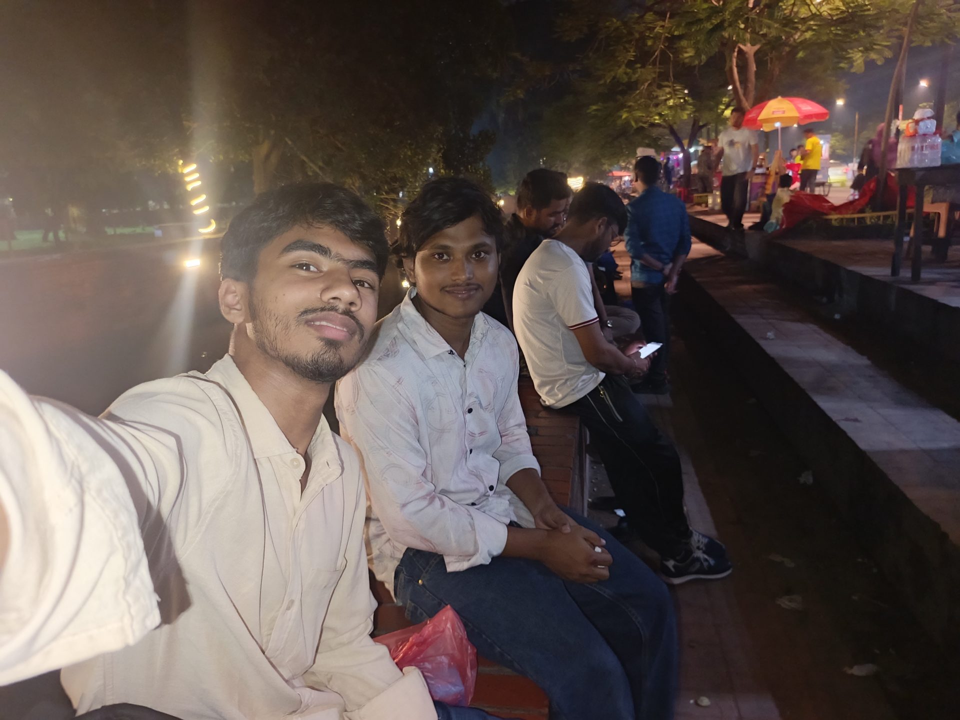 কিছু সুন্দর মুহূর্ত, কিছু স্মৃতি, আর একসাথে কাটানো কিছু ভালো সময়! ❤️📸

#Memories #GoodTimes #LifeMoments #BeautifulMo