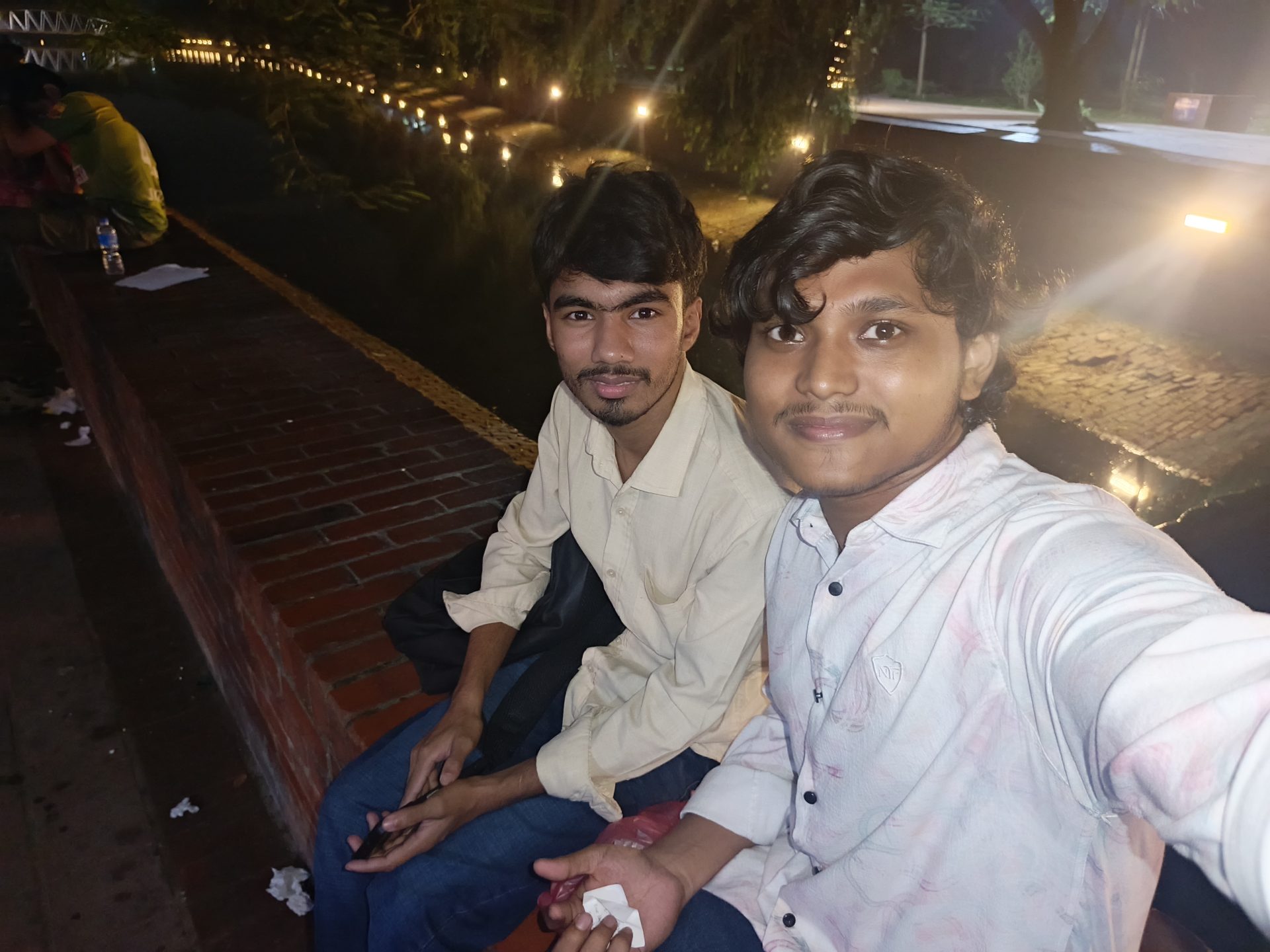 কিছু সুন্দর মুহূর্ত, কিছু স্মৃতি, আর একসাথে কাটানো কিছু ভালো সময়! ❤️📸

#Memories #GoodTimes #LifeMoments #BeautifulMo