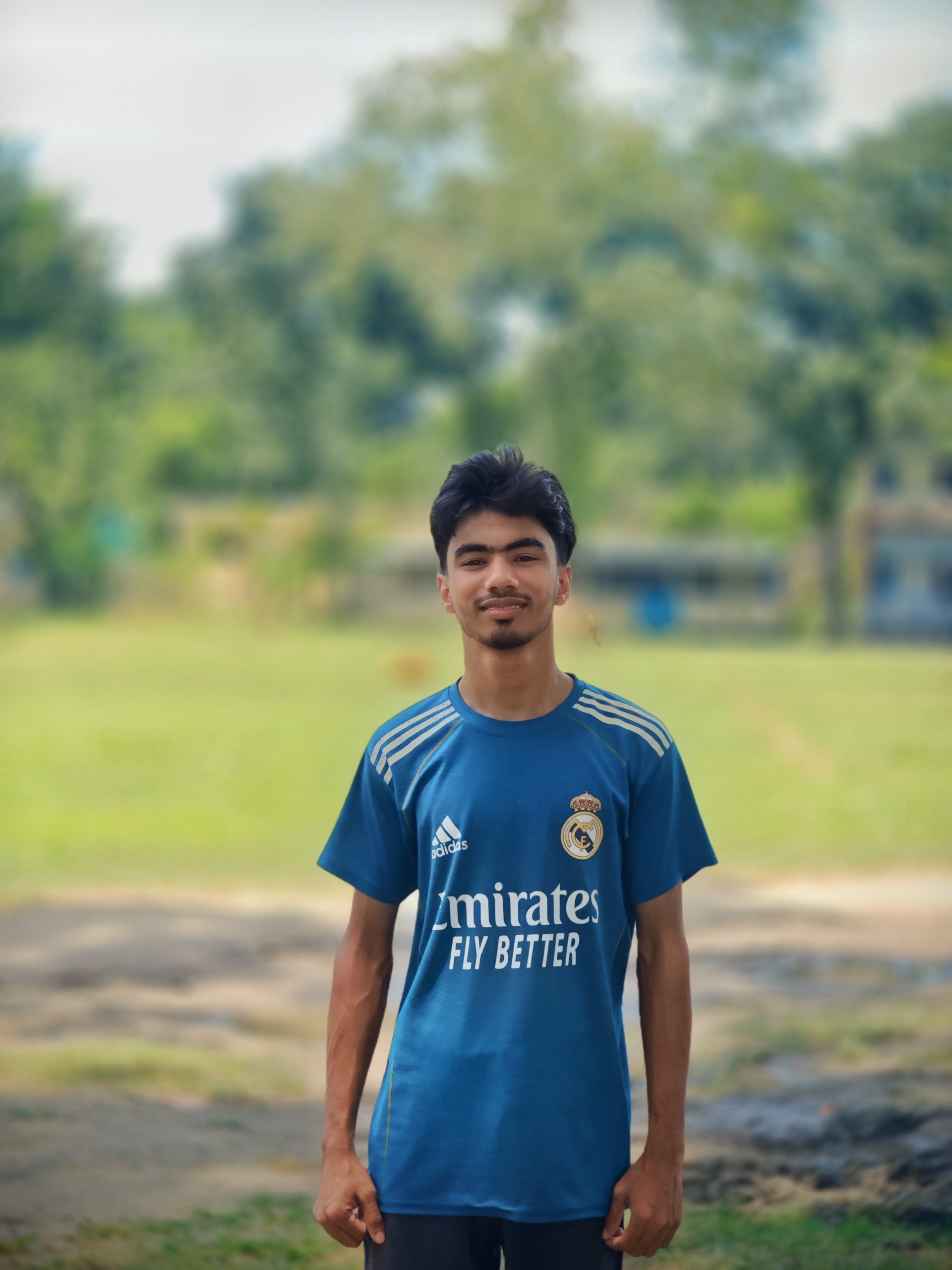 সাদামাটা আমি, সুন্দর কিছু মুহূর্ত—একা, তবে নিজের সাথেই ভালো আছি। 🌿📸🖤

Just a simple me, enjoying some beautiful moment